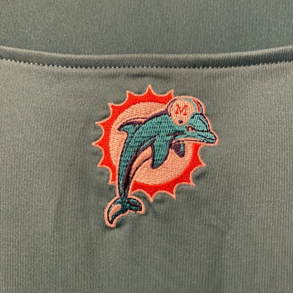 NWT New NFL Miami Dolphins Women's Aqua Green Long Sleeve Top Size Medium - Picture 2 of 6